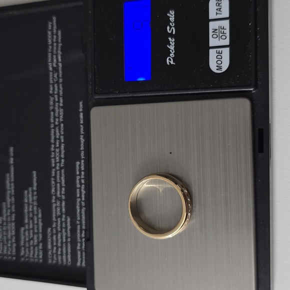 Watch Video / 14K Gold Channel Diamond Ring - Picture 16 of 16